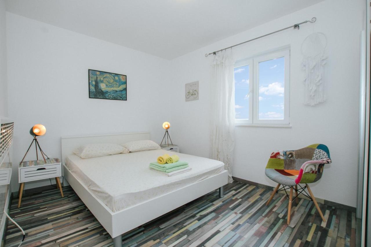 Apartman Bagattino-Trogir Near Old Town Exterior photo